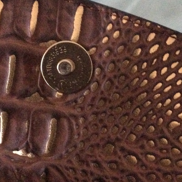 Guess - Picture 5 of 9